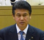 平成27年度の施政方針を述べる田中市長