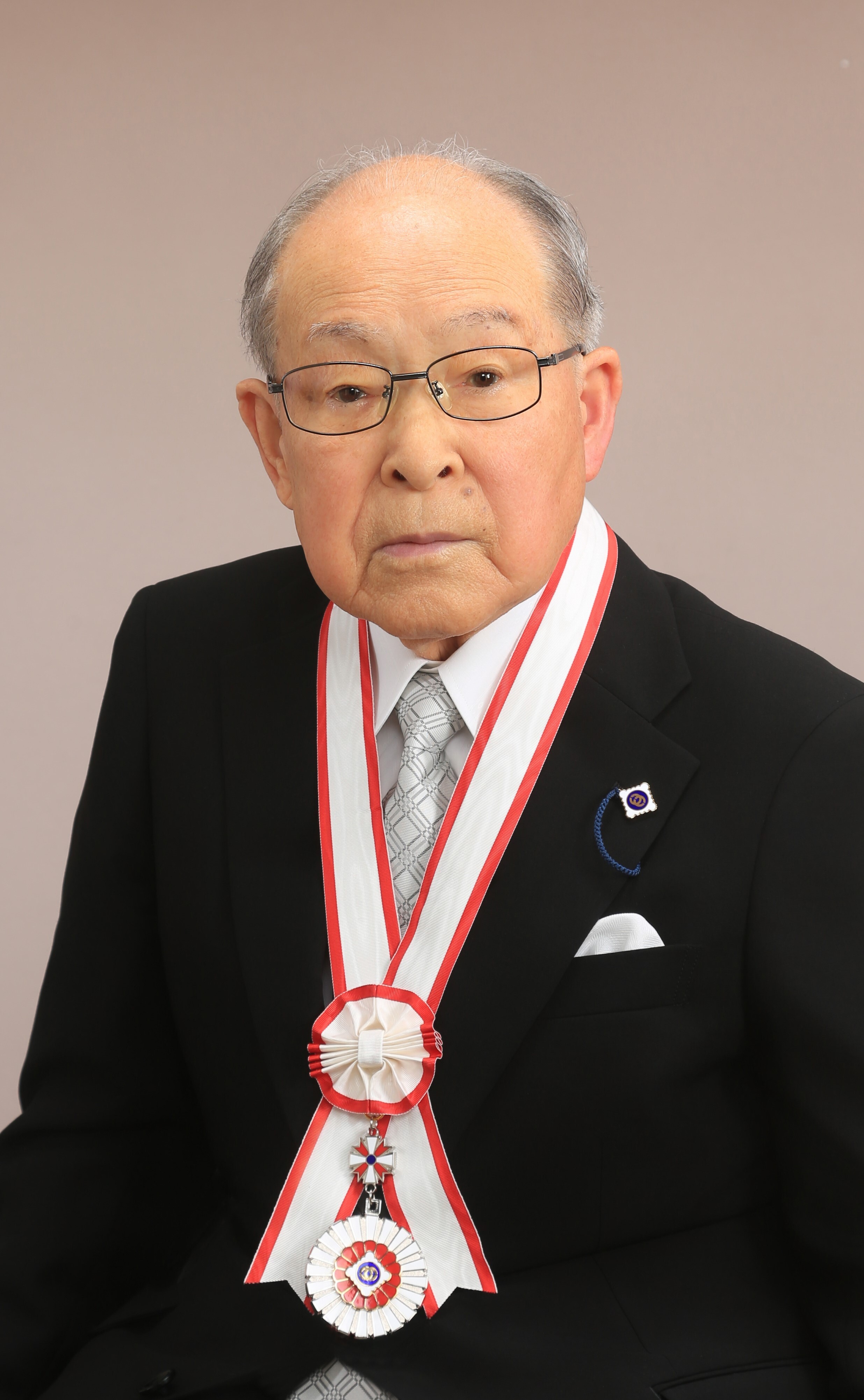 篠田哲彦 氏
