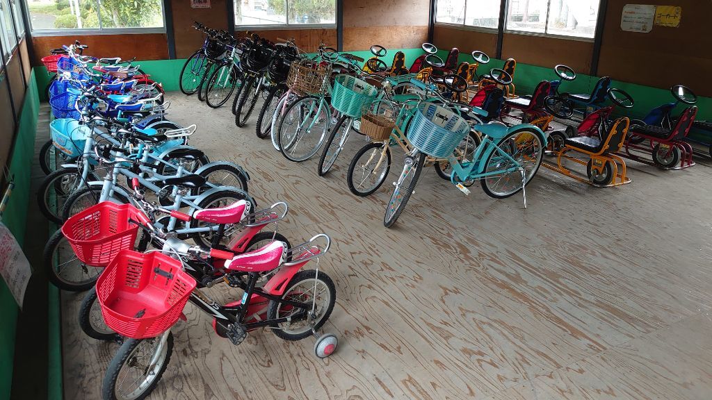 寄贈自転車 倉庫格納の様子