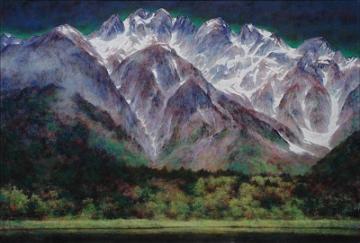 山岳を数多く描く作者の代表的な作品です。輝かしい残雪と空とのコントラストが、山の荘厳さを引き立てています。
